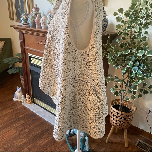 Altar’d State • Cream Bouclé Knit Open Front Vest Cardigan • Size Small - Picture 3 of 7